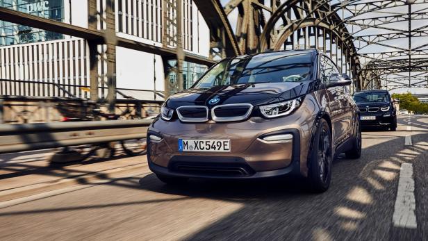 BMW i3 und i3s mit mehr Reichweite