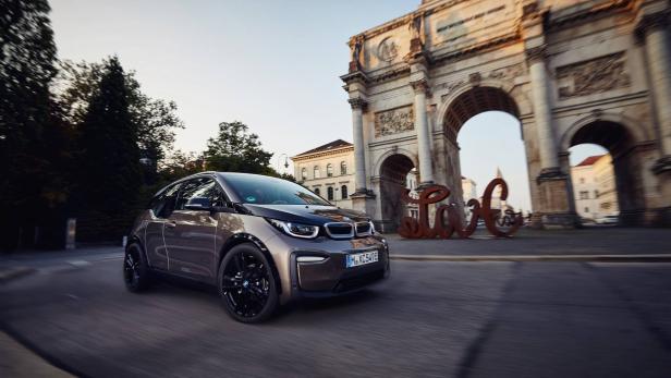 BMW i3 und i3s mit mehr Reichweite