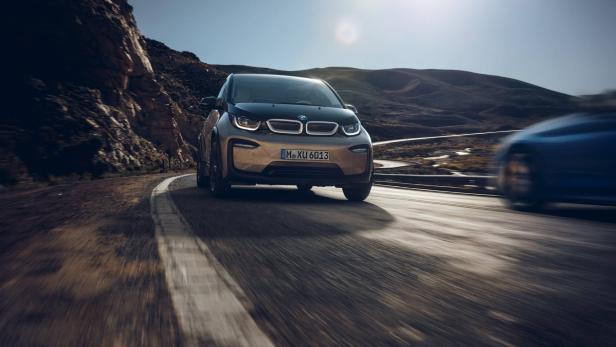 BMW i3 und i3s mit mehr Reichweite