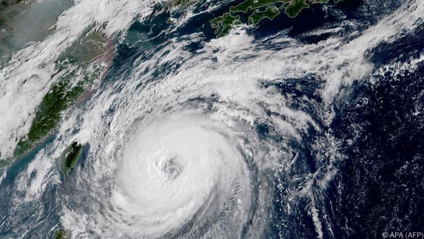 Taifun Trami nähert sich der Insel  Kyushu