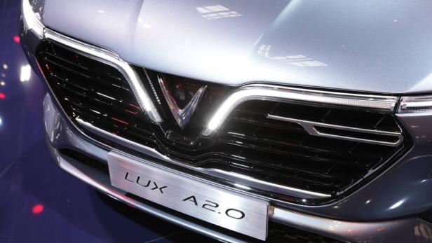 Vietnamesischer Hersteller VinFast zeigt Limousine und SUV