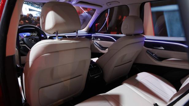 Vietnamesischer Hersteller VinFast zeigt Limousine und SUV