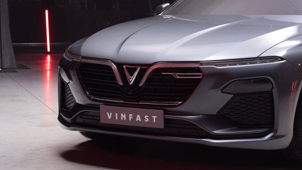 Vietnamesischer Hersteller VinFast zeigt Limousine und SUV