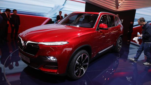 Vietnamesischer Hersteller VinFast zeigt Limousine und SUV