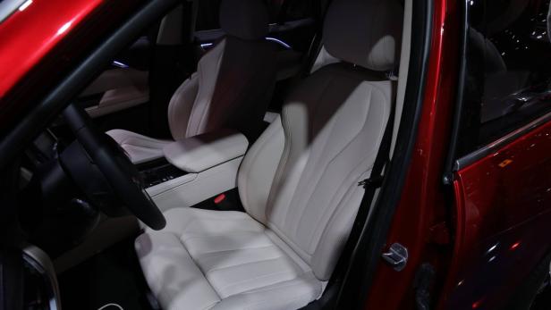 Vietnamesischer Hersteller VinFast zeigt Limousine und SUV