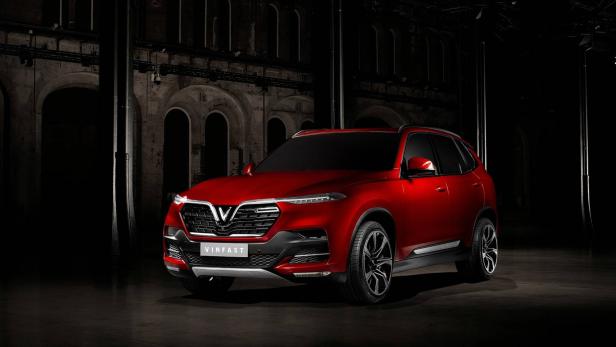 Vietnamesischer Hersteller VinFast zeigt Limousine und SUV