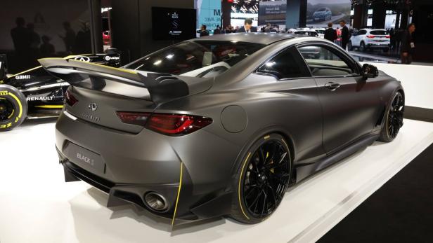 Mit Hybridtechnik aus der Formel 1: Infiniti Projekt Black S