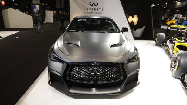 Mit Hybridtechnik aus der Formel 1: Infiniti Projekt Black S