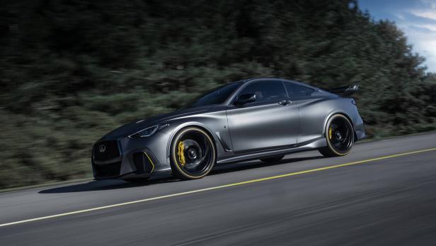 Mit Hybridtechnik aus der Formel 1: Infiniti Projekt Black S