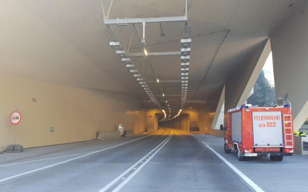 Lkw fing im Tunnel Feuer: 100 Menschen konnten flüchten