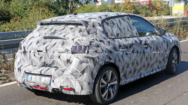 Peugeot 208 (2019) Erlkönig zeigt neues In- und Exterieur