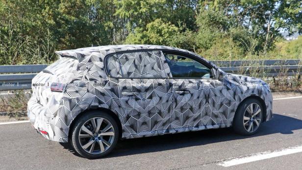 Peugeot 208 (2019) Erlkönig zeigt neues In- und Exterieur