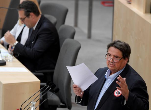 SONDERSITZUNG DES NATIONALRATES: MUCHITSCH / STRACHE Pensionserhöhung: SPÖ sieht "Schmähpropaganda"