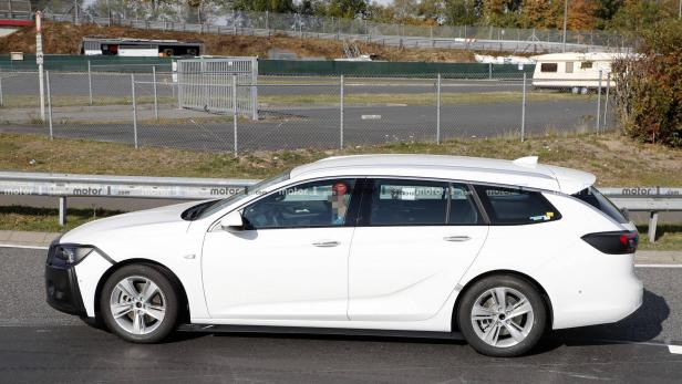 Erlkönigbilder: Opel Insignia Sports Tourer (2019)