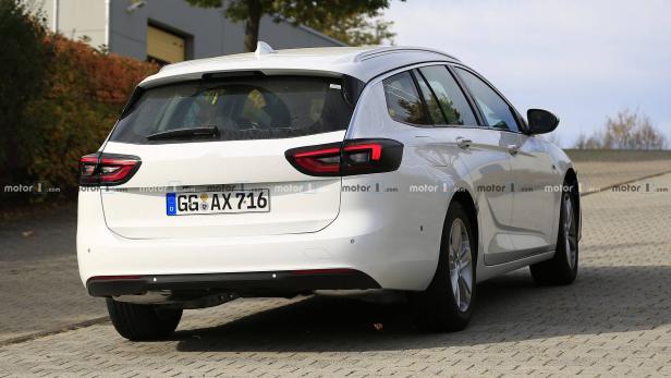 Erlkönigbilder: Opel Insignia Sports Tourer (2019)