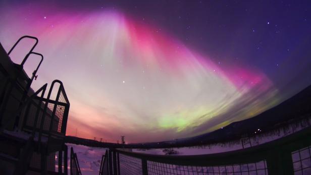 Mysteriöses Leuchten: Erstmals Polarlicht im All