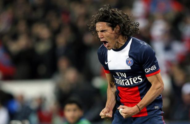 Edinson Cavani jubelt in seinem Trikot von Paris Saint-Germain.