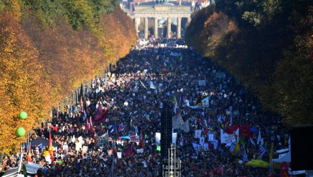 Berlin: Großdemo gegen Rechts mit mehr Zulauf als erwartet