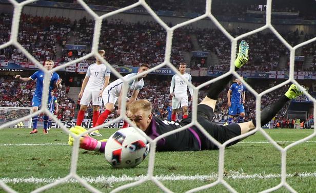 Wie große Fußball-Nationen ihre Krisen bewältigten
