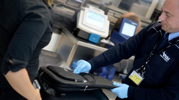 Sprengstoff: Anti-Terror-Kontrolle startete auf allen Flughäfen