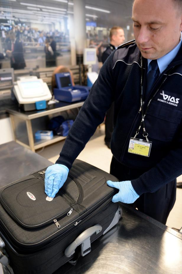 Sprengstoff: Anti-Terror-Kontrolle startete auf allen Flughäfen