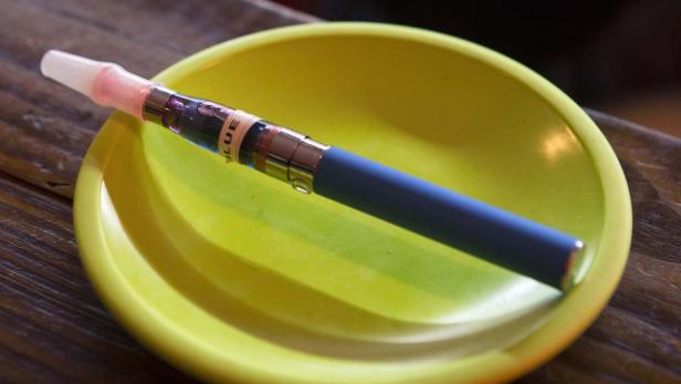 Forscher warnen: E-Zigaretten schaden der Lunge