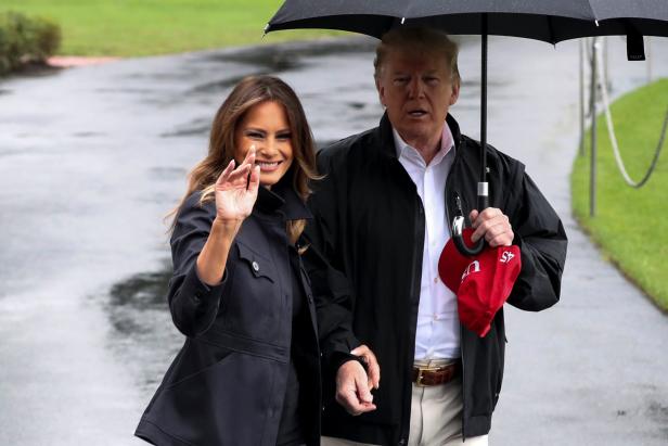Trump wollte seinen Regenschirm nicht mit Melania teilen