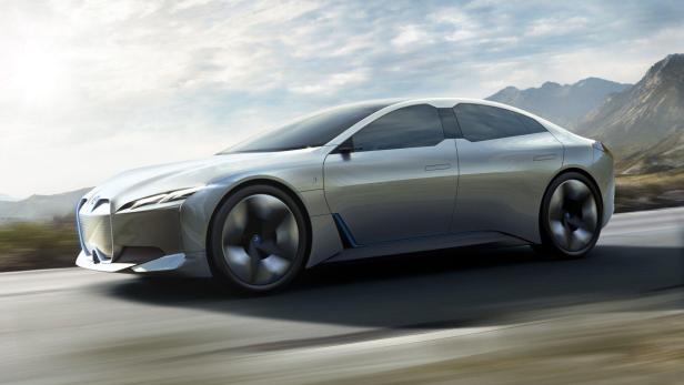 BMW i4 startet 2021 als neuer Tesla-Rivale