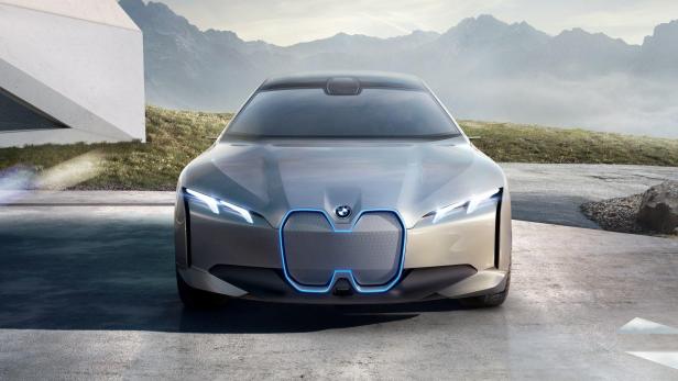 BMW i4 startet 2021 als neuer Tesla-Rivale