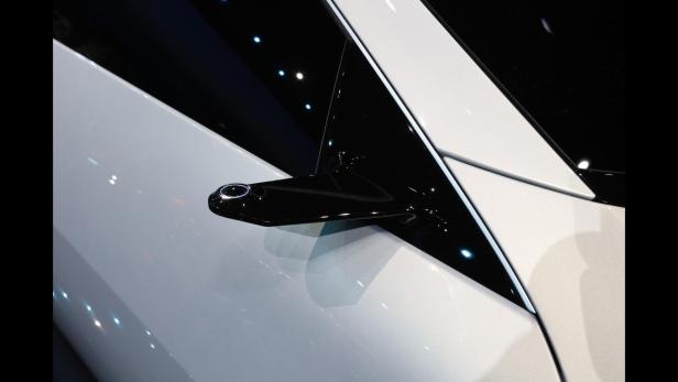 BMW i4 startet 2021 als neuer Tesla-Rivale