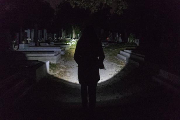 Zentralfriedhof bei Nacht: Ein Rundgang zum Fürchten