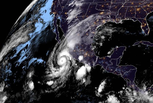 Hurrikan "Willa" rückt mit 230 km/h auf mexikanische Küste vor
