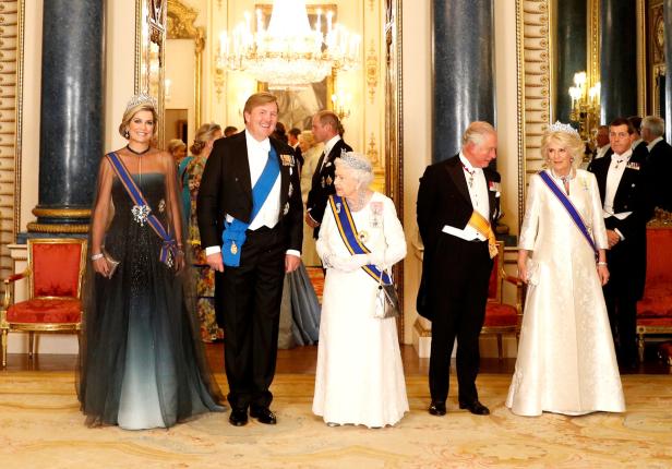 Maxima & Willem-Alexander: Holprige Queen-Begrüßung