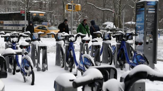 USA: Flugchaos durch Schneestürme