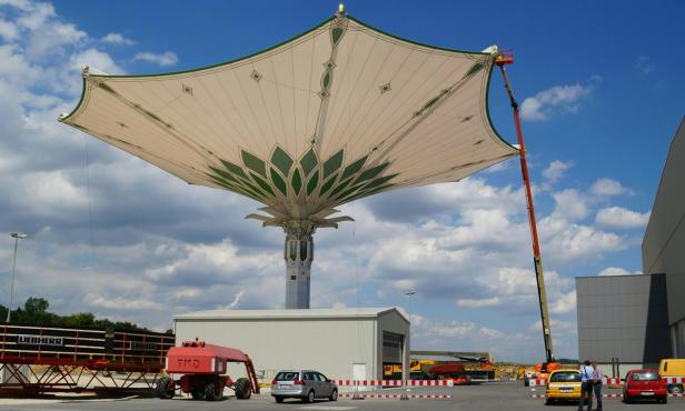 ARCHIVBILD: VORARLBERG: SONNENSCHIRM FÜR DIE GROSS