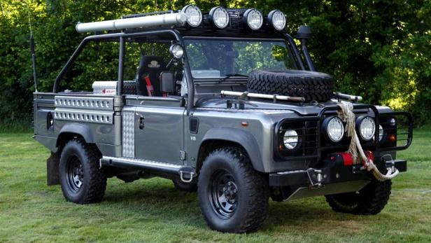 Land Rover Defender 110 Tomb Raider