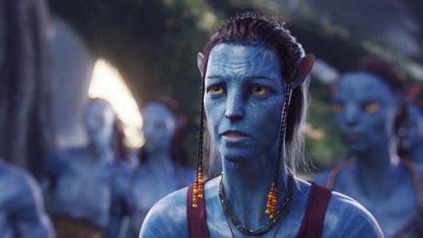 Nahaufnahme einer weiblichen Na'vi aus dem Film „Avatar“.