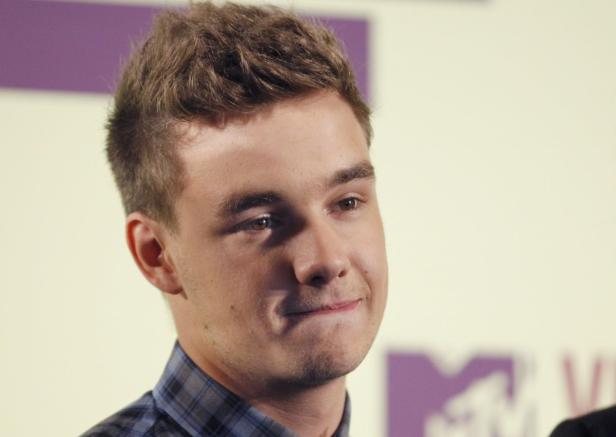 Ein Porträt von Liam Payne vor einem MTV-Logo.