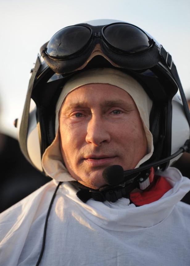 Putin als Leitvogel: Präsident fliegt mit Kranichen
