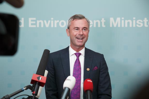 Anwalt schaltet Minister Norbert Hofer ein