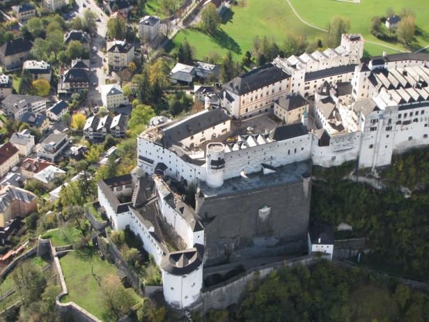 Föhnsturm deckte in Salzburg Teil der Festung ab