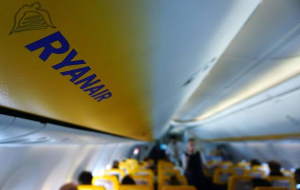 Beschäftigte und Kunden wehren sich gegen Ryanair-Praktiken