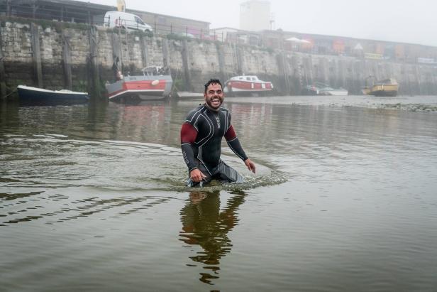 33-jähriger Brite schwamm einmal um Großbritannien herum