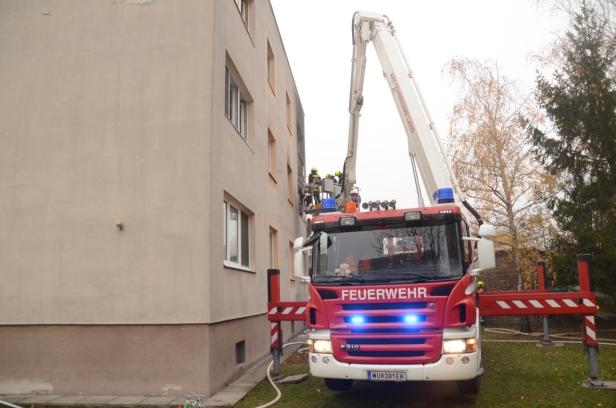 Wohnungsbrand in Ebergassing: Vier Verletzte