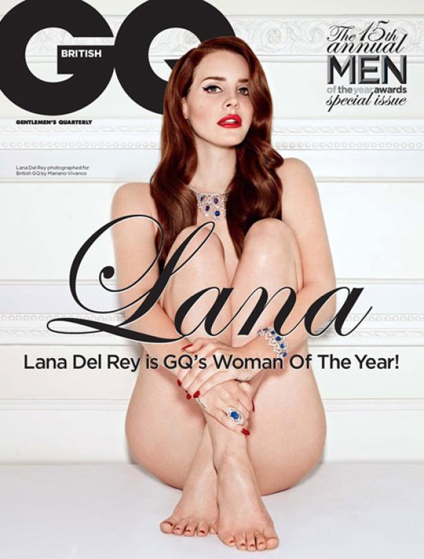Das Cover der britischen GQ zeigt Lana Del Rey mit Schmuck.