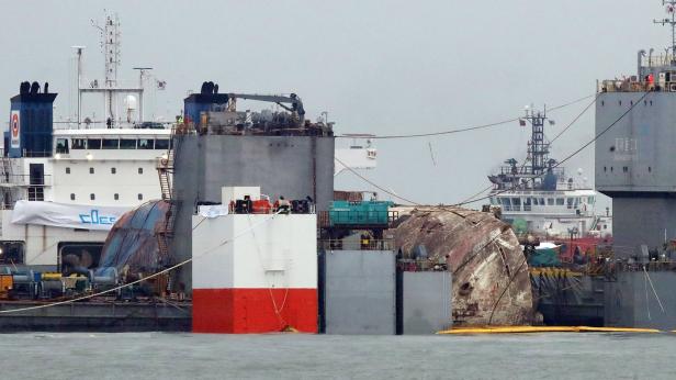 SKOREA-FERRY-POLITICS-SEWOL