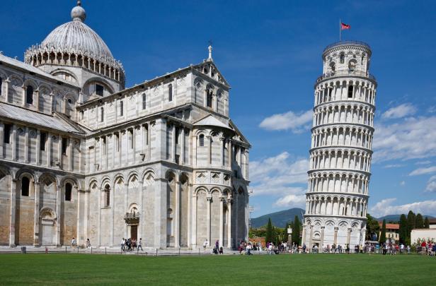 Der Schiefe Turm von Pisa ist gerader geworden