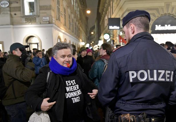 "Stimmt traurig": Polizeischutz für Straches Buchvorstellung