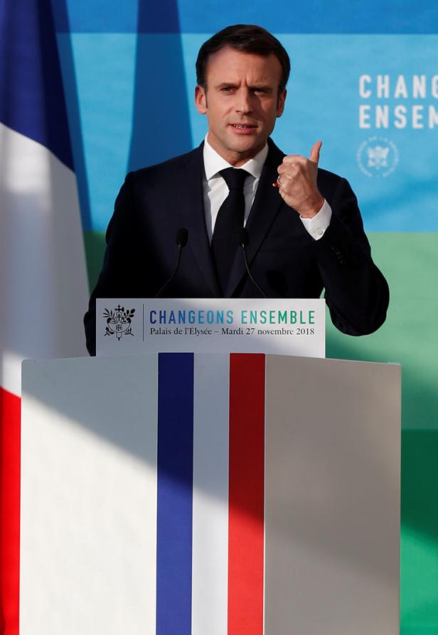 Macron will die Sprit-Revolte wegloben