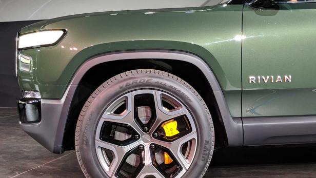 Rivian R1S: Elektro-SUV sprintet in 3 Sekunden auf 100 km/h